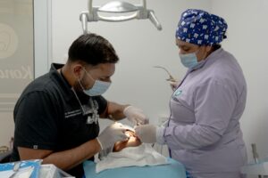 ¿Cómo saber si soy candidato para implantes dentales?